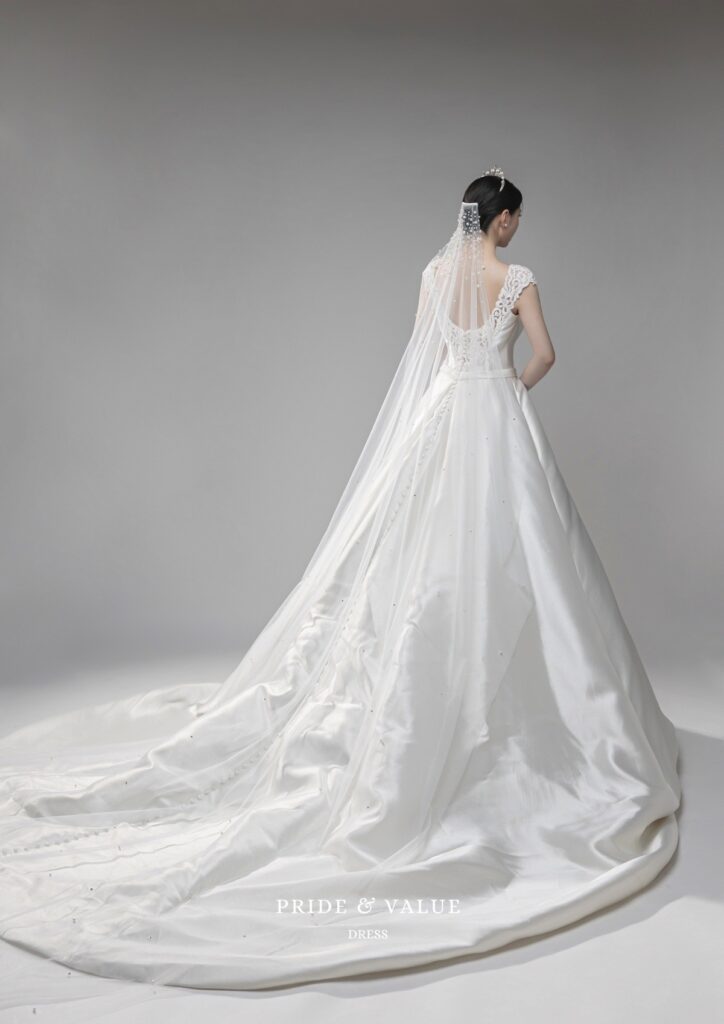 韓国シルクドレス