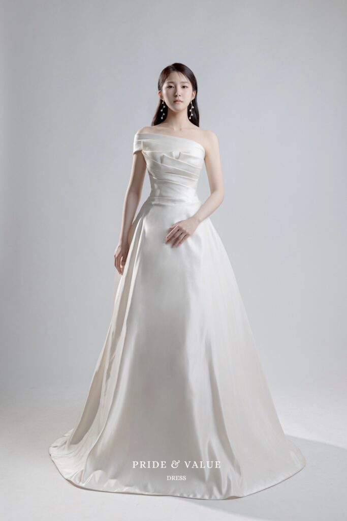 デコルテドレス