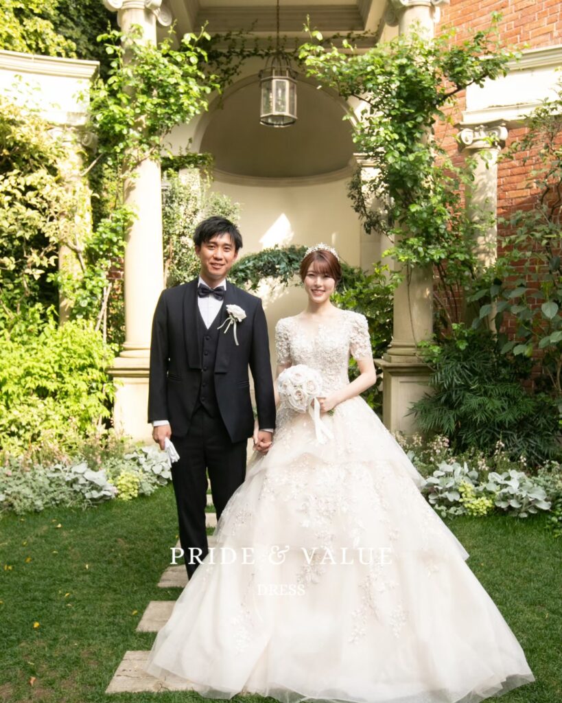 韓国スタイルの新郎新婦ペアフォト